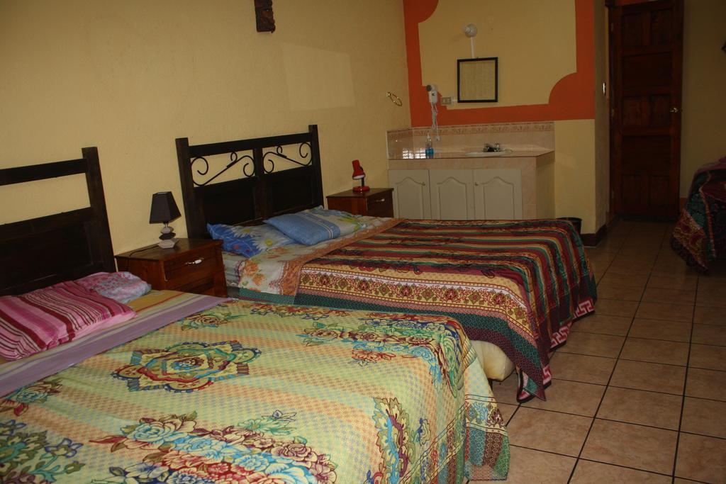 Hotel Kasa Kamelot Quetzaltenango Buitenkant foto