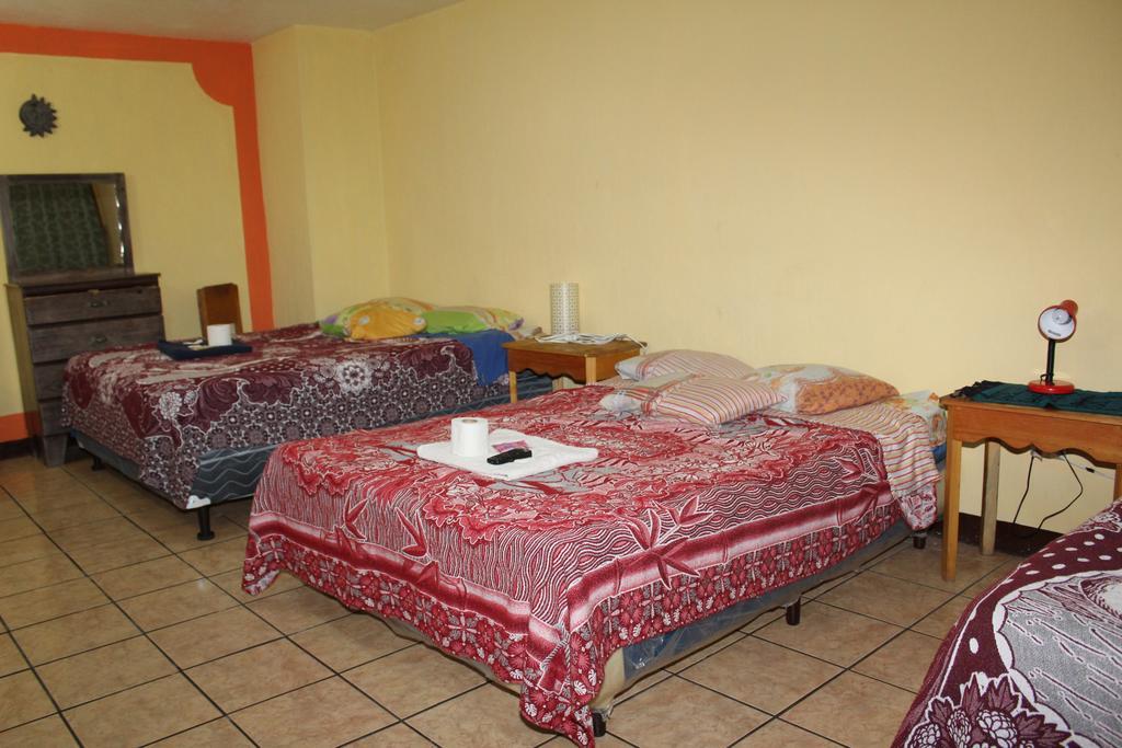 Hotel Kasa Kamelot Quetzaltenango Buitenkant foto