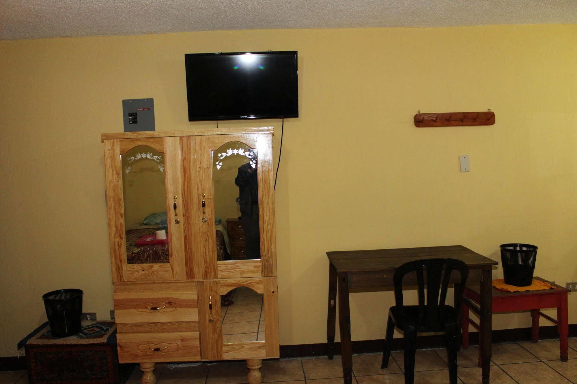 Hotel Kasa Kamelot Quetzaltenango Buitenkant foto