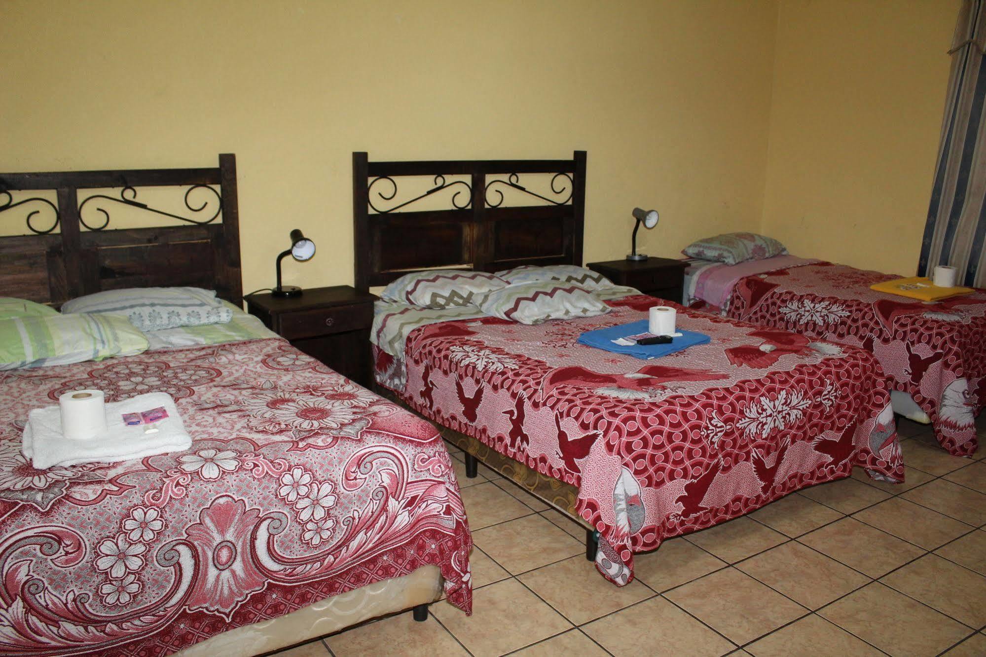 Hotel Kasa Kamelot Quetzaltenango Buitenkant foto