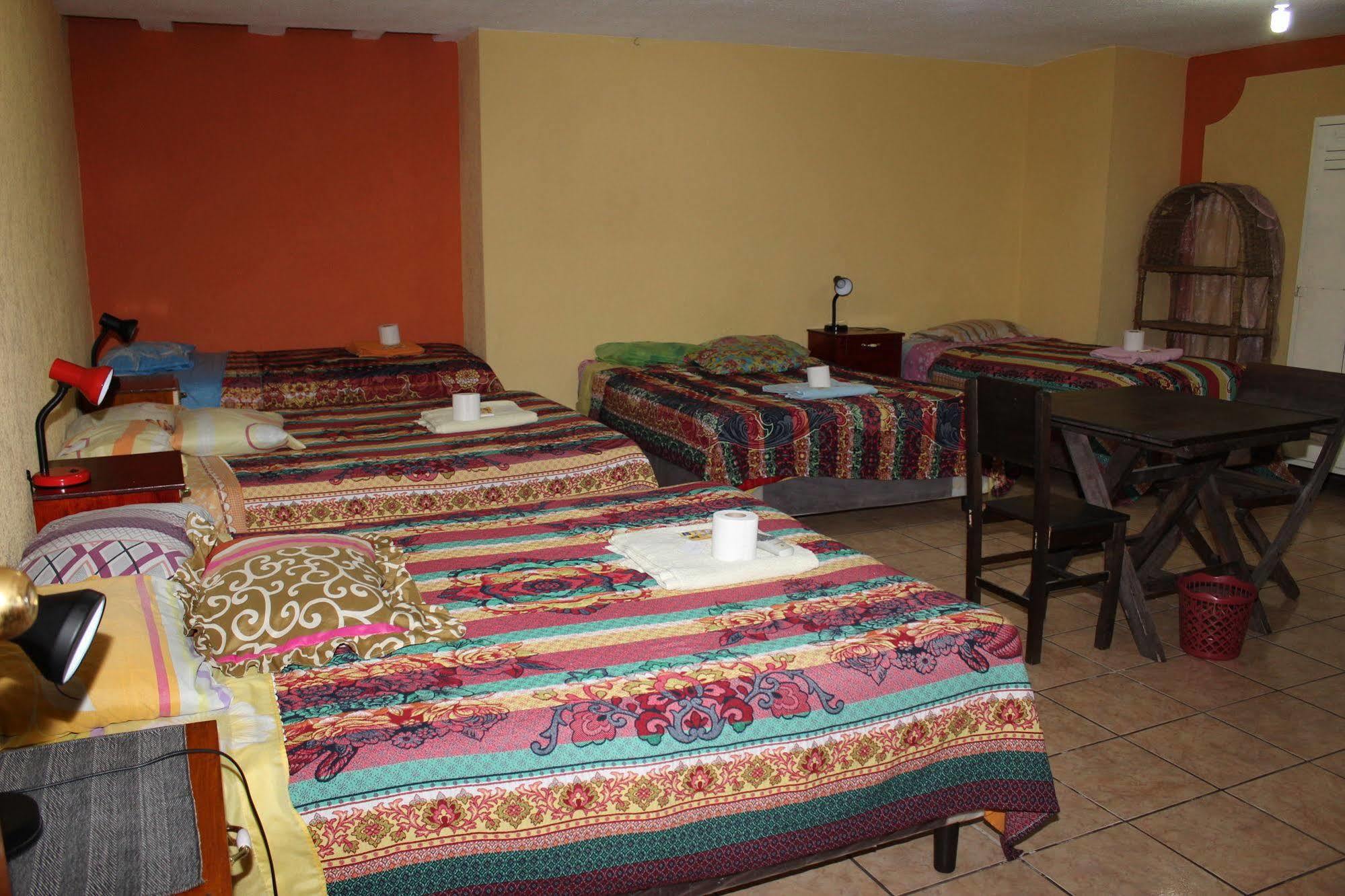 Hotel Kasa Kamelot Quetzaltenango Buitenkant foto