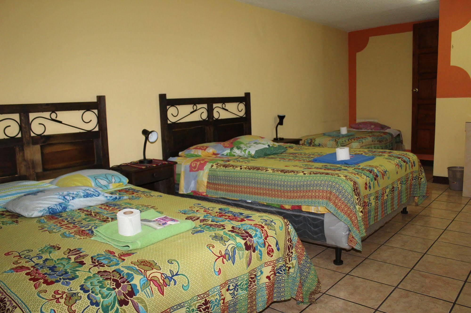 Hotel Kasa Kamelot Quetzaltenango Buitenkant foto