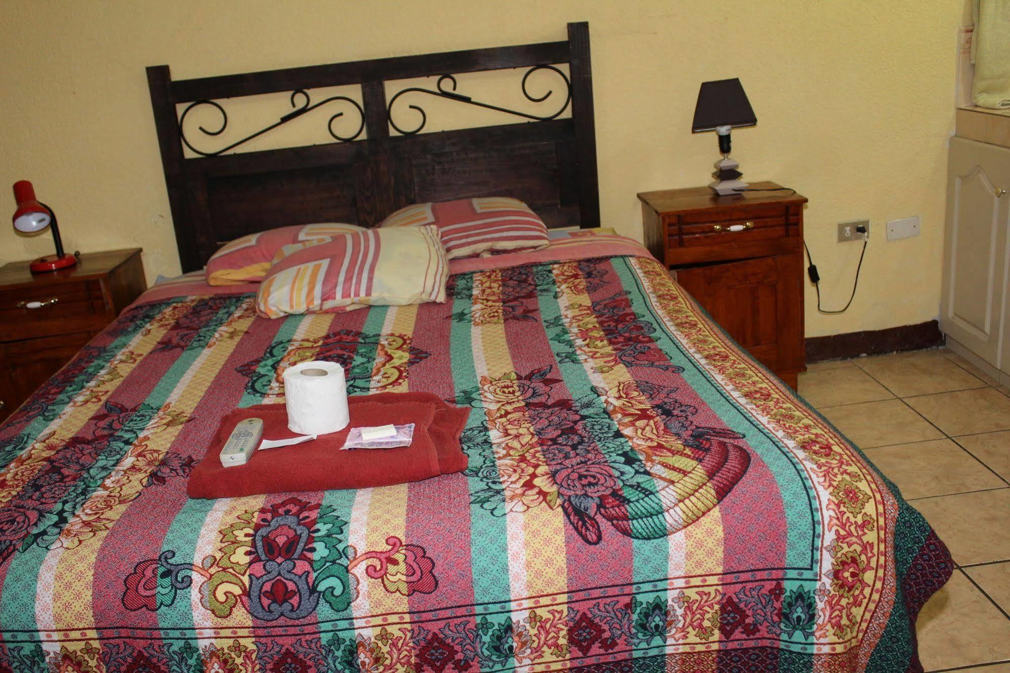 Hotel Kasa Kamelot Quetzaltenango Buitenkant foto