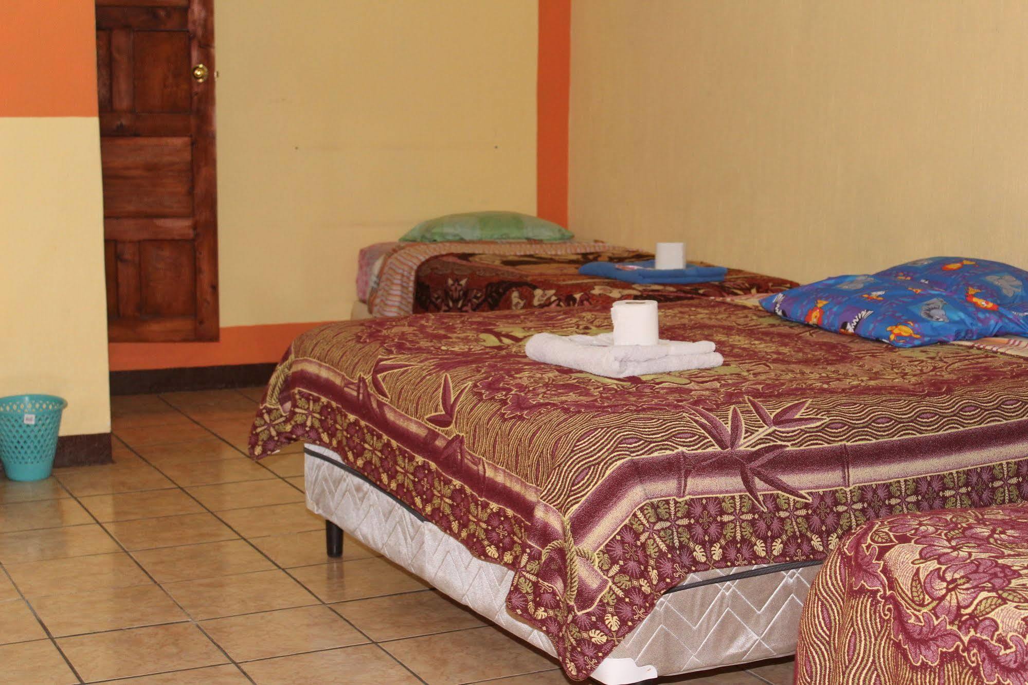 Hotel Kasa Kamelot Quetzaltenango Buitenkant foto