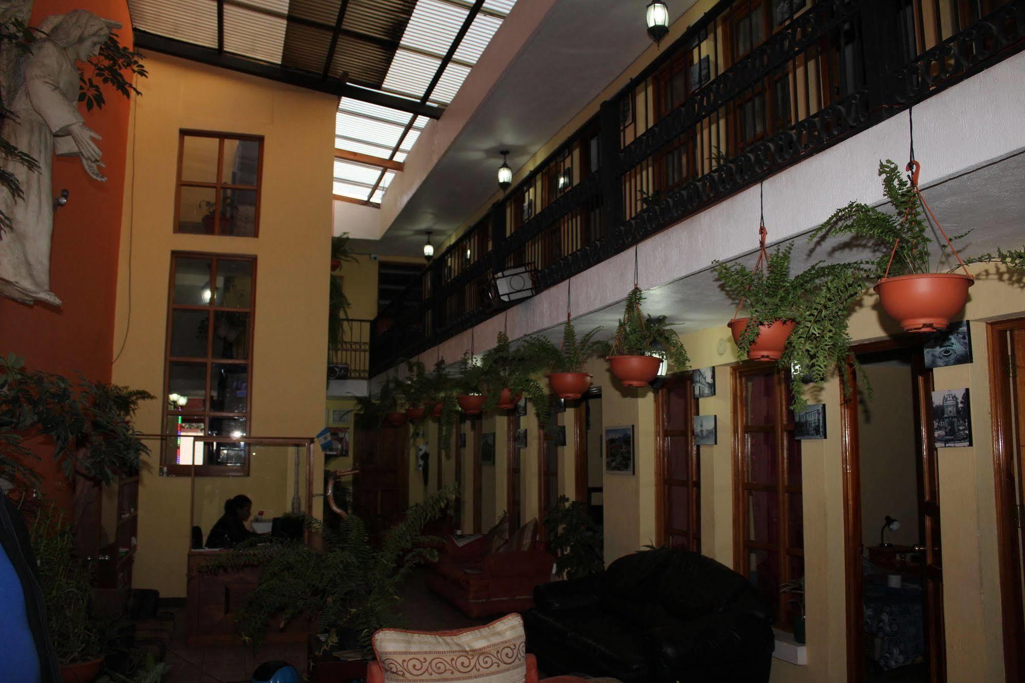 Hotel Kasa Kamelot Quetzaltenango Buitenkant foto