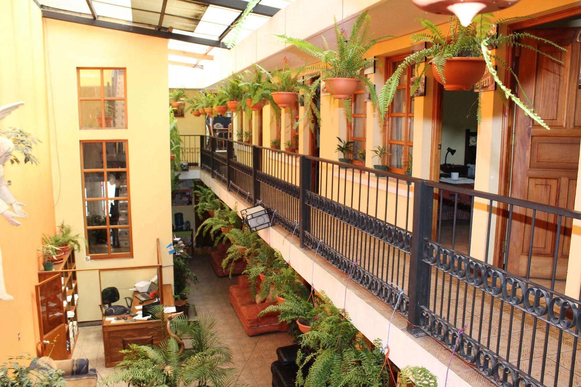 Hotel Kasa Kamelot Quetzaltenango Buitenkant foto