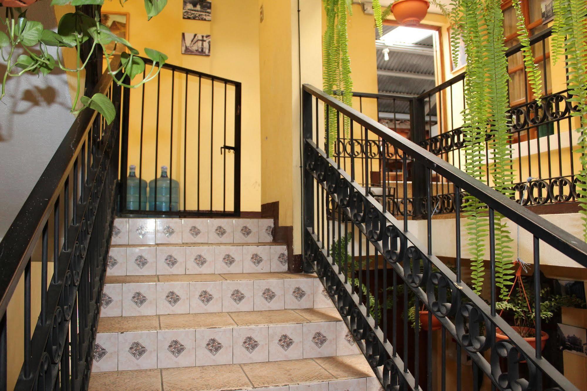 Hotel Kasa Kamelot Quetzaltenango Buitenkant foto