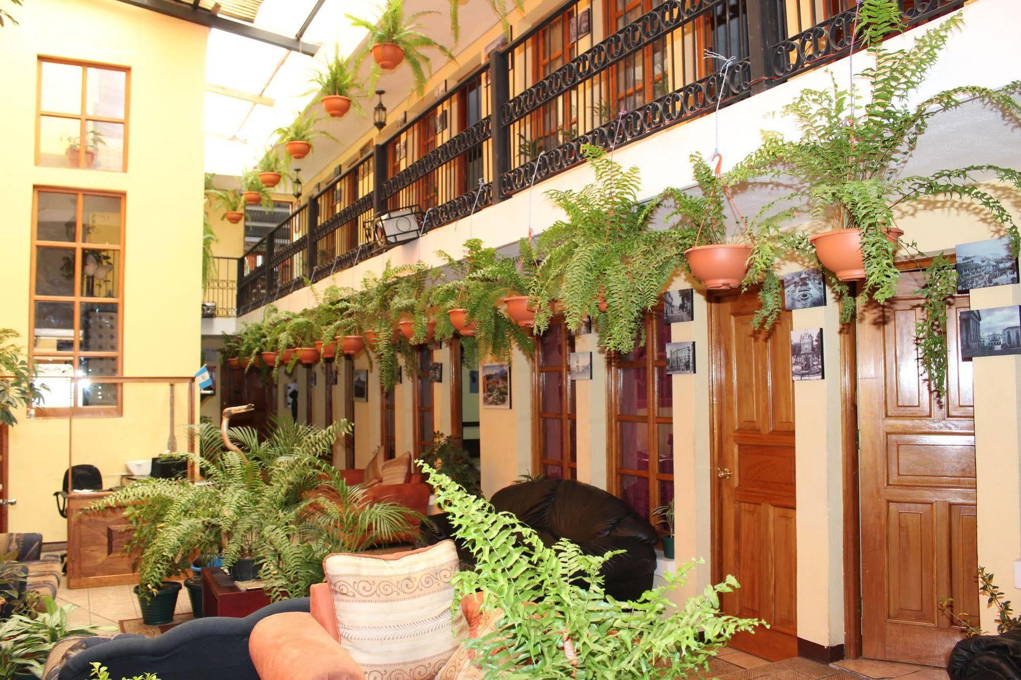 Hotel Kasa Kamelot Quetzaltenango Buitenkant foto