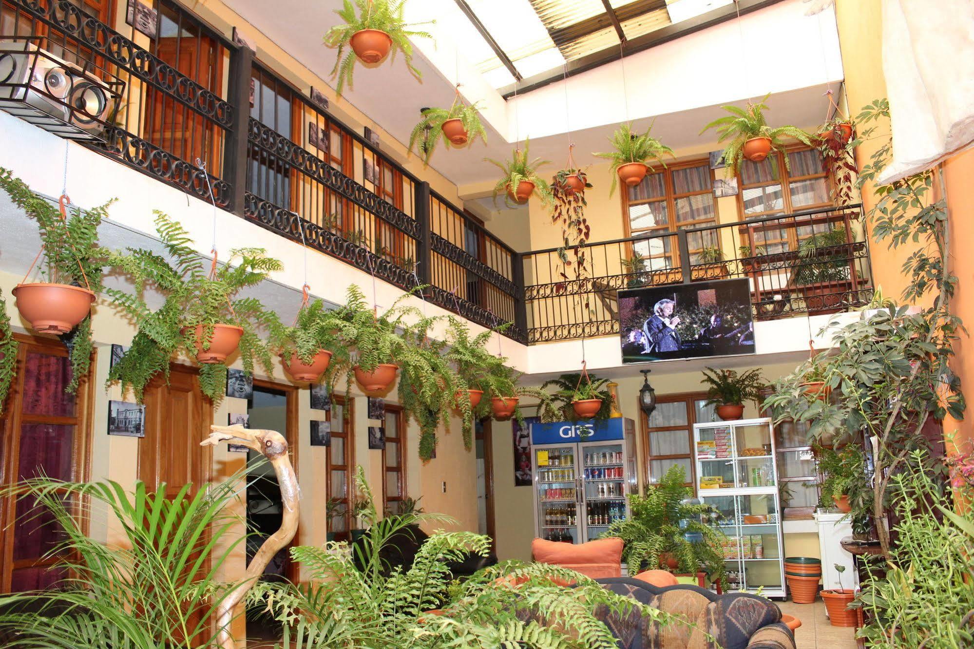 Hotel Kasa Kamelot Quetzaltenango Buitenkant foto